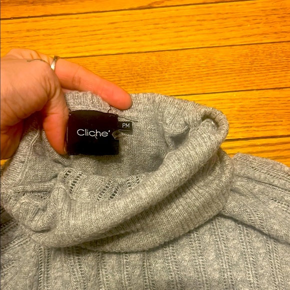 Cliché Gray Turtleneck Sweater; cold shoulder - Picture 3 of 4